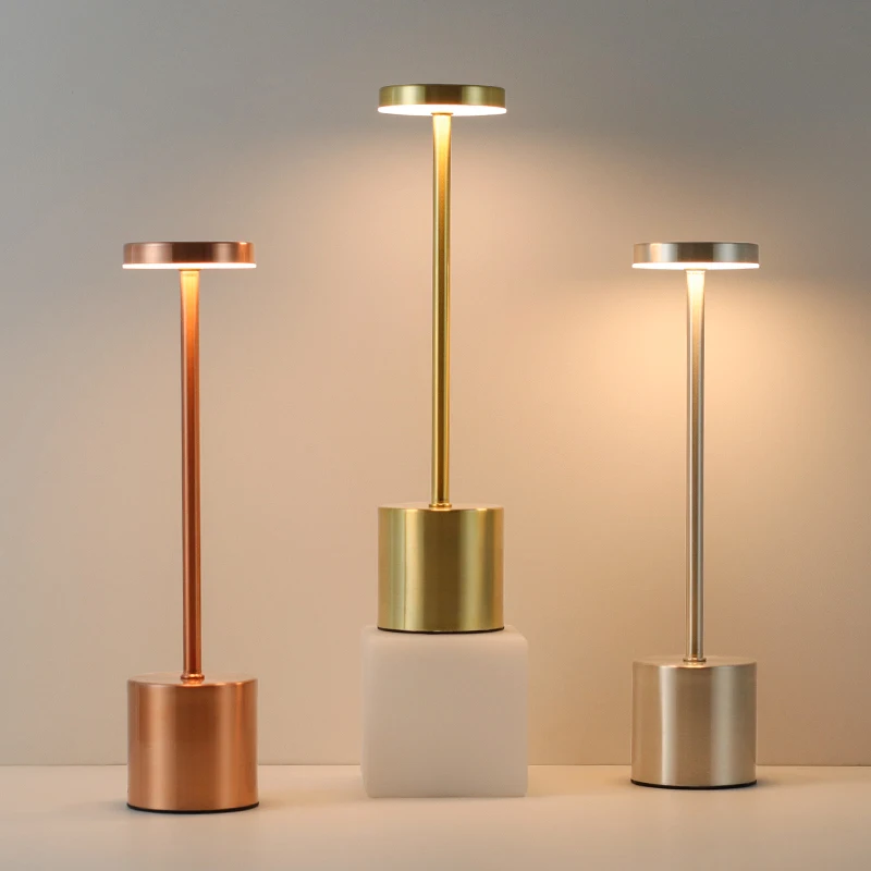 Luminária de Mesa Touch com Regulagem de cor