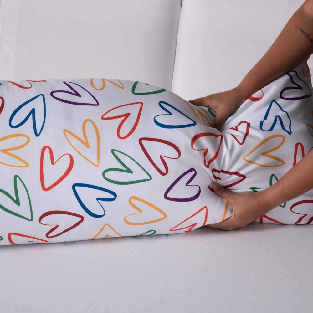 Capa Para Travesseiro Fofuxão Colorê 1 Peça 1,46m x 46cm 100% Poliéster Com Zíper Smile