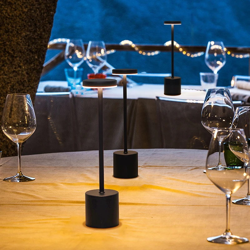 Luminária de Mesa Touch com Regulagem de cor