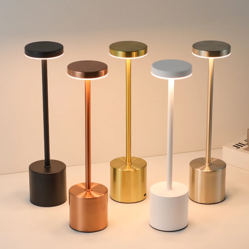 Luminária de Mesa Touch com Regulagem de cor